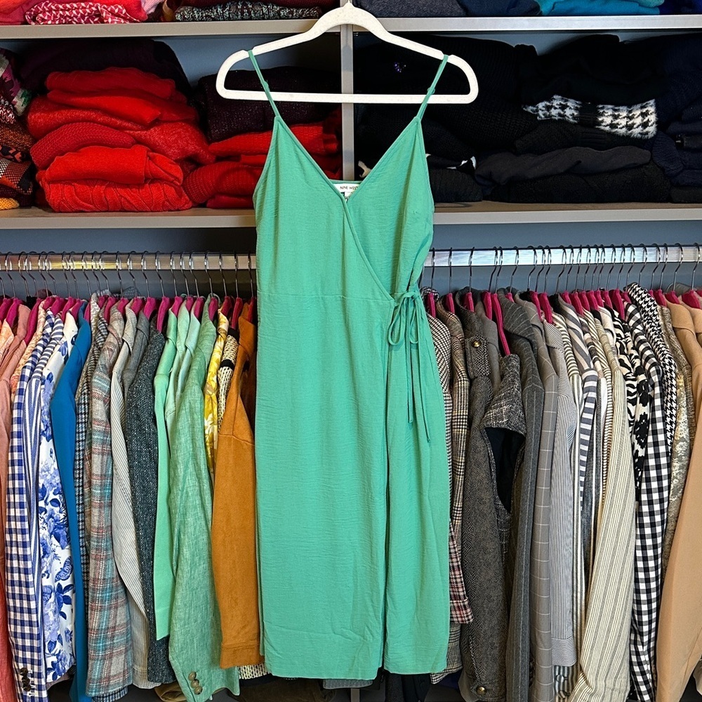 Nine West Seaford green adjustable strap lined midi wrap dress size XS NWT